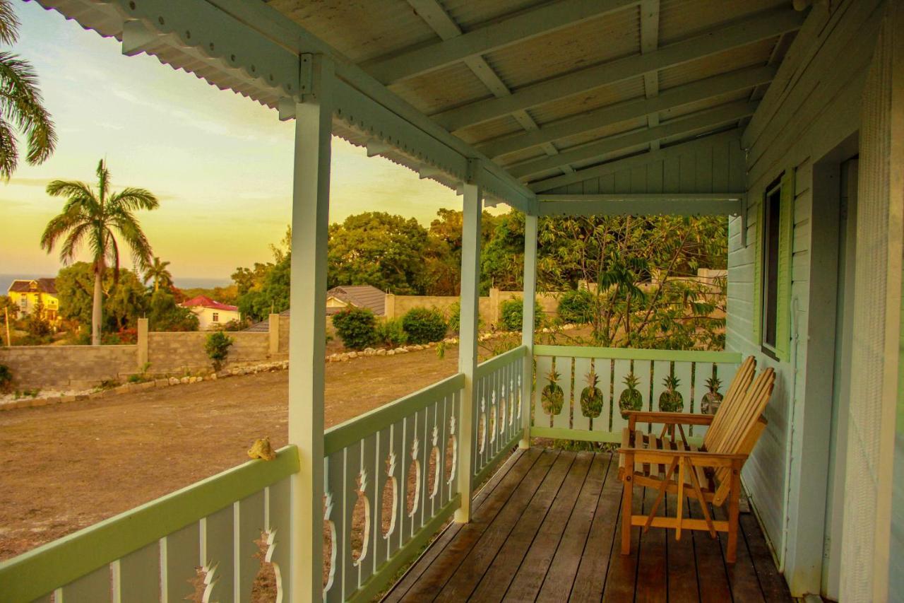 Sunshine Lodge: Your Home Away From Home Montego Bay Exteriör bild